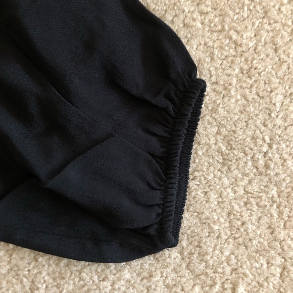 Pull&Bear blouse in black. Size Small. - Picture 8 of 13
